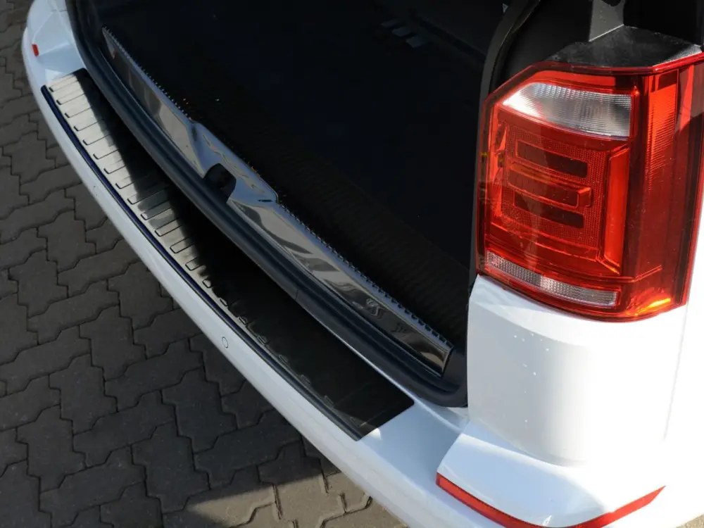 Časově Omezené Ochranná nerezová lišta zadního nárazníku Reimo pro VW T6, černá